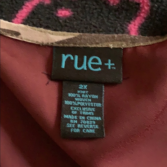 blouse - Picture 3 of 3